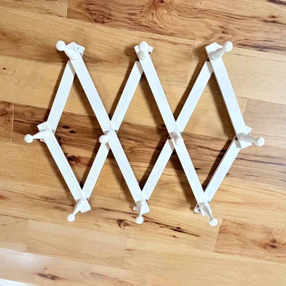 White Wooden Accordion Wall Rack Expandable 10 Peg Hat Coat Hanger Decor